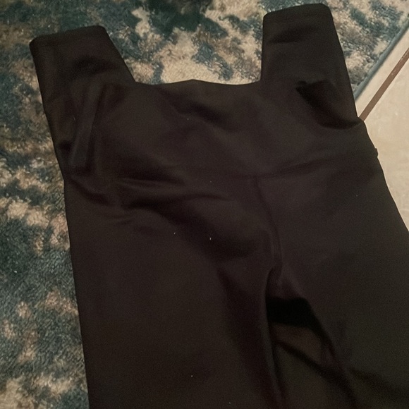 Alo Yoga Leggings - Picture 3 of 4